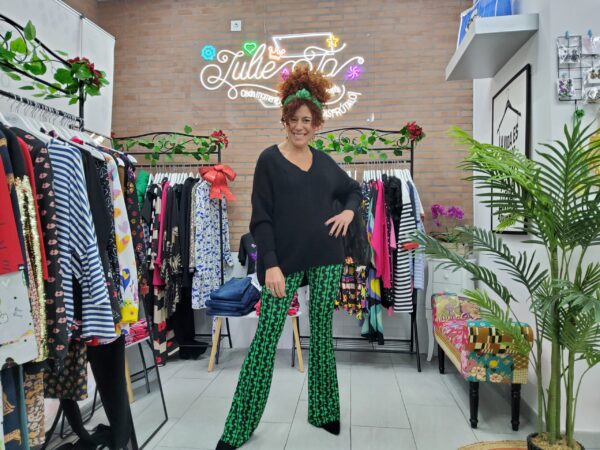 Pantalón acampanado